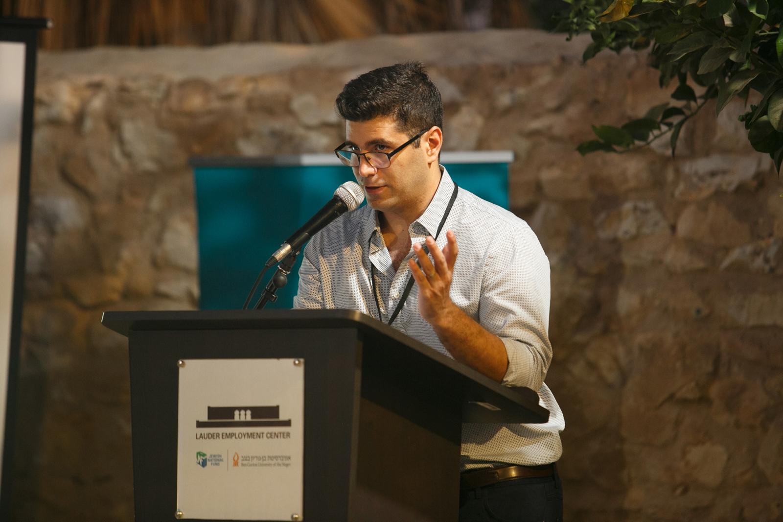 איתמר צרפתי, מייסד קהילת 'מעצבים דרום' (צילום: נתי כהן)